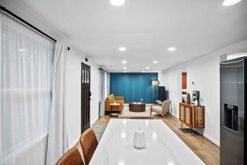 Charming 2BR Near Fairgrounds and War College! 