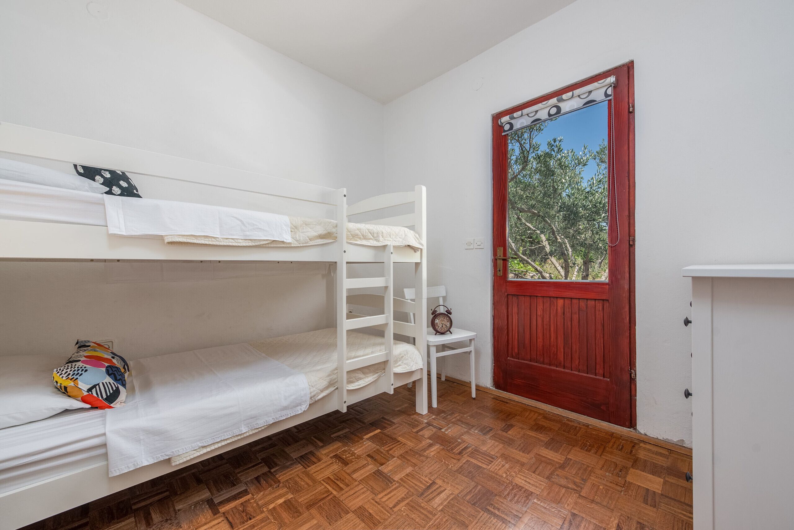 4 habitaciones, tabla de planchar con plancha y wifi gratis 