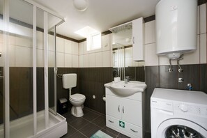 Douche, serviettes fournies