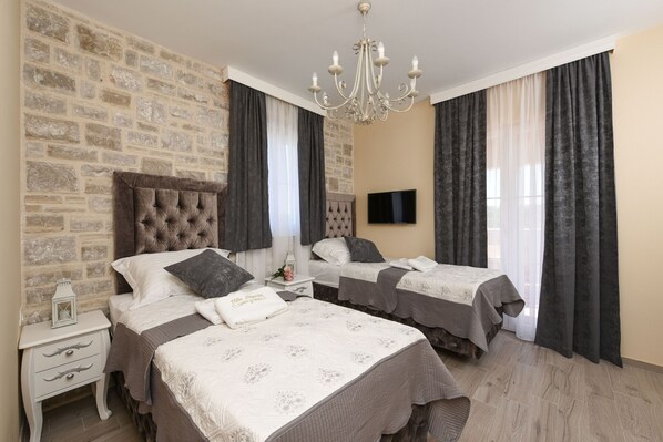 2 chambres, fer et planche à repasser, Wi-Fi gratuit, draps fournis