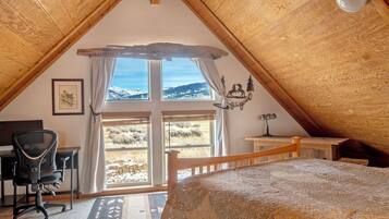 3 bedrooms, iron/ironing board, bed sheets