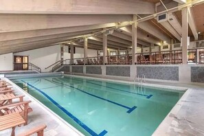 Piscine couverte, piscine extérieure