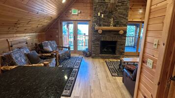 智能電視、壁爐