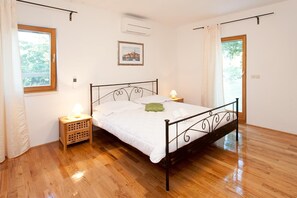 4 chambres, fer et planche à repasser, Wi-Fi gratuit, draps fournis