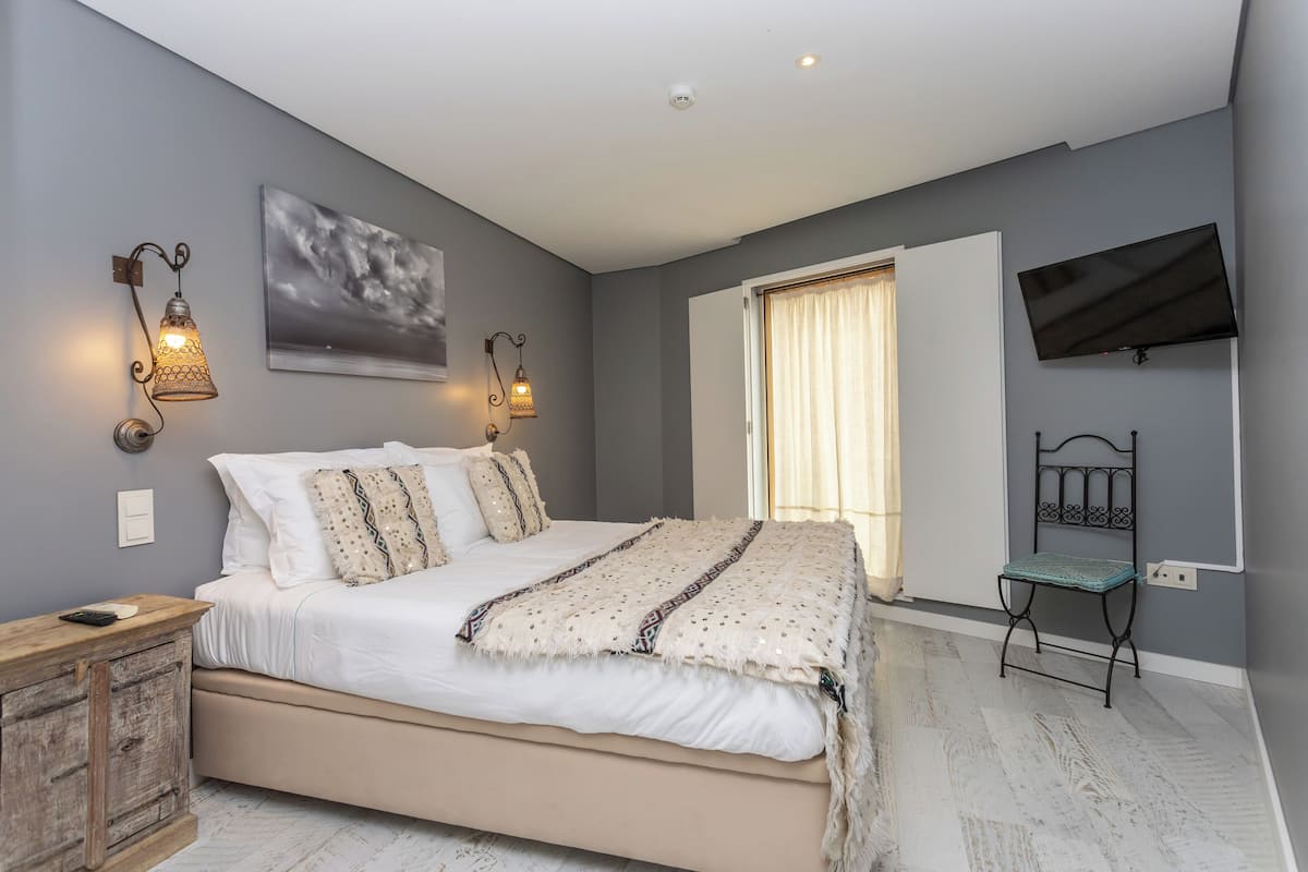 In-room safe, blackout drapes, iron/ironing board (on request)