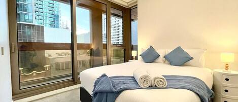 3 bedrooms, desk, iron/ironing board, travel cot