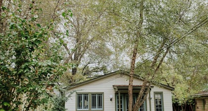 Charming midtown cottage with central air and driveway parking, great location