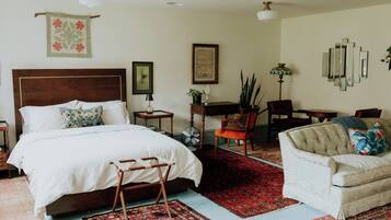 1 bedroom, desk, WiFi, bed sheets