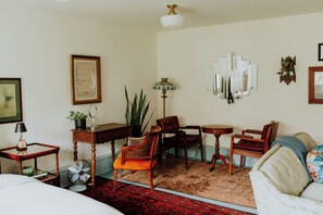 1 slaapkamer, een bureau, wifi, beddengoed