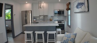 Cottage-by-the-Sea - cozy retreat just steps from the sand!