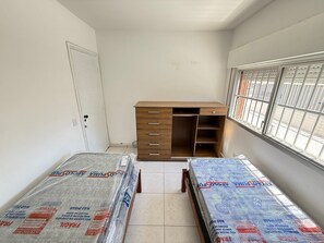 2 bedrooms, iron/ironing board, internet - Feet in the Sand Corner of the Fort IV (Praia Grande)
