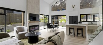 Marvellous on Muster - family home, mountain views