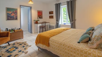 1 bedroom, desk, laptop workspace, blackout curtains