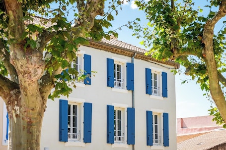 Exterior. ÔVILLAGE