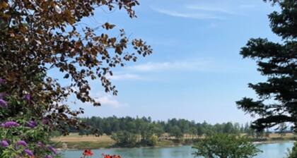 Former Lighthouse Keeper's Home - Southwest Harbor Village. Highspeed Wi-Fi & AC