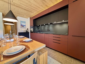 Kühlschrank, Ofen, Geschirrspüler, Toaster