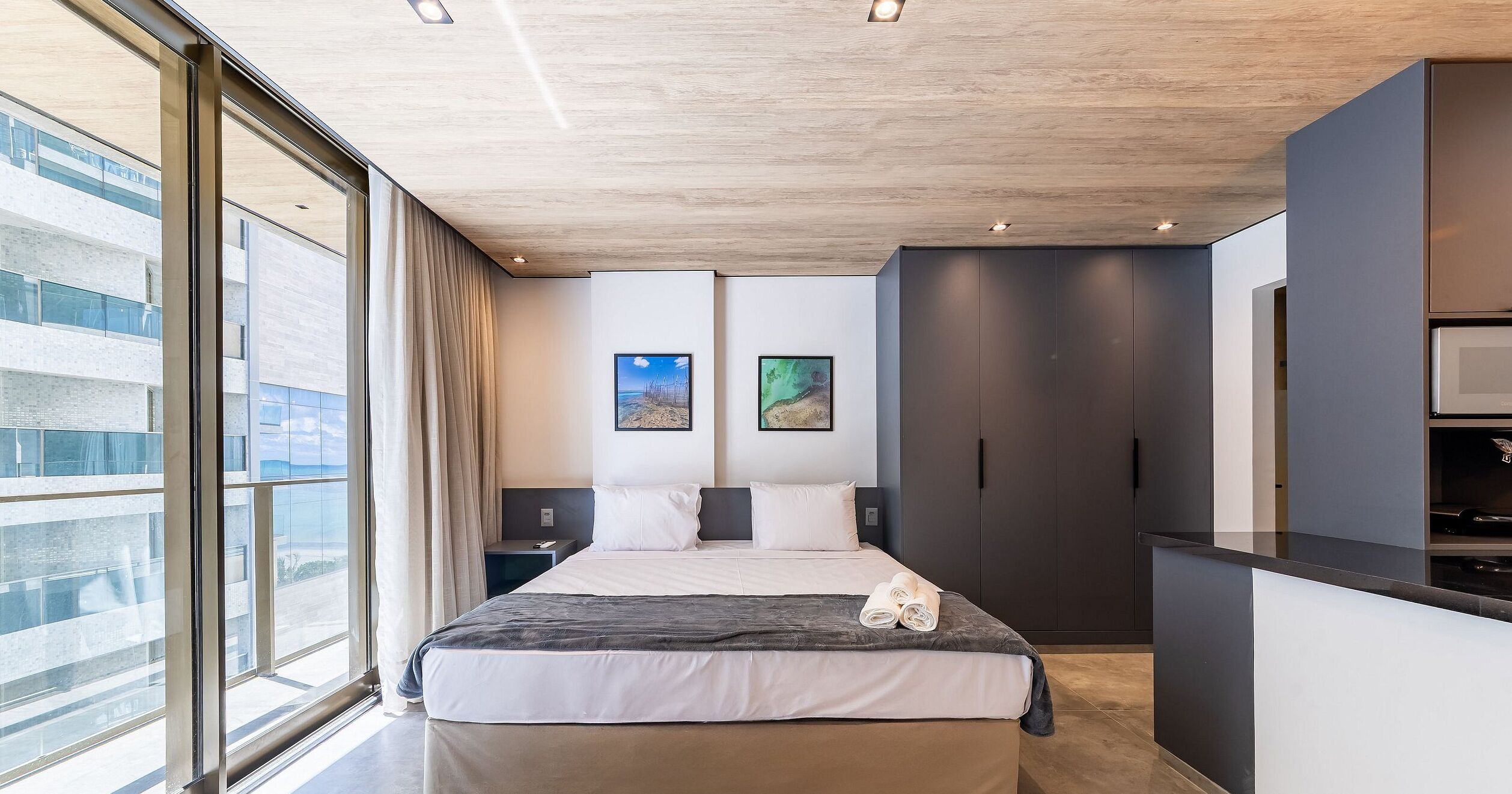 Ameublement personnalisé, Wi-Fi gratuit, draps fournis