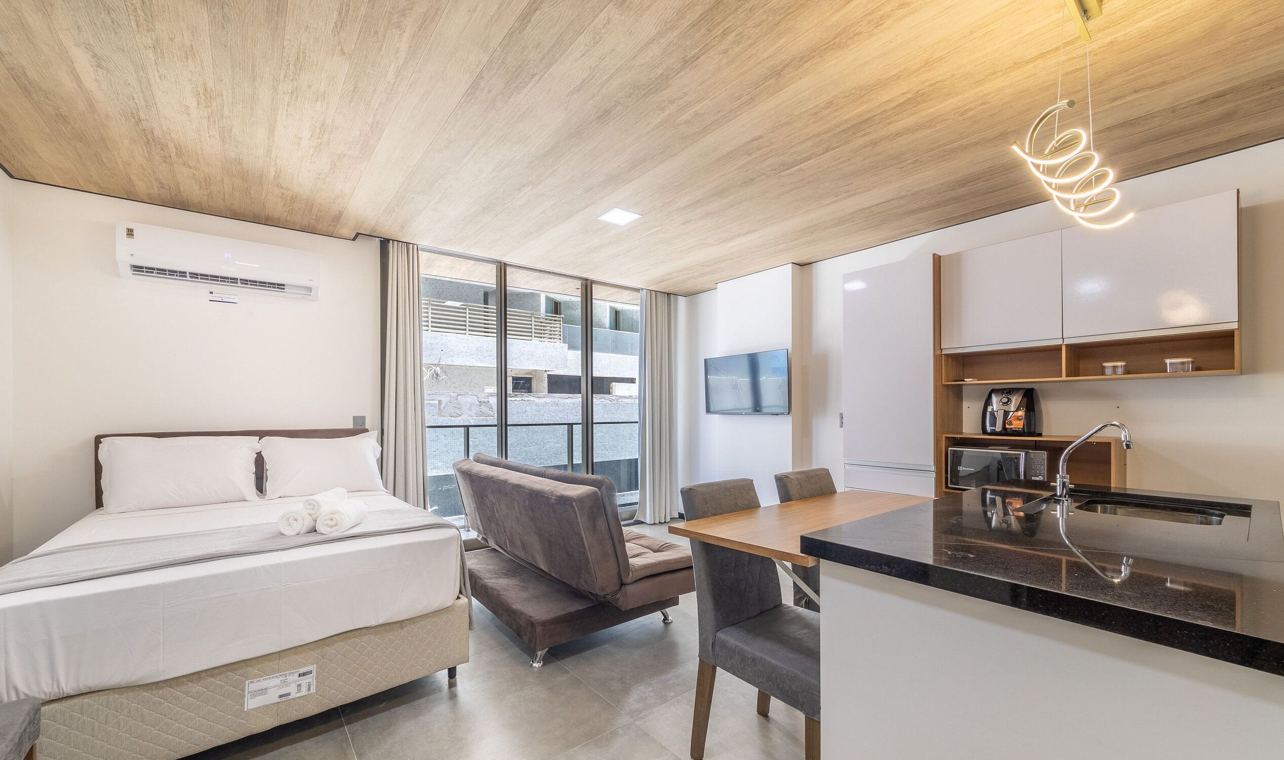 Ameublement personnalisé, Wi-Fi gratuit, draps fournis