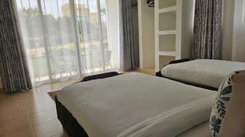 2 bedrooms, iron/ironing board, free WiFi
