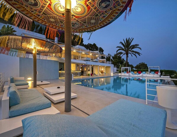 House | Pool | Indoor pool, outdoor pool - Superb Villa With Private Pool (Sant Josep de sa Talaia)