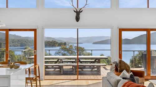 The Point Lakehouse Taylor Bay