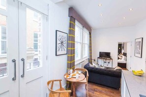 4 bedrooms - Clockwork (London)