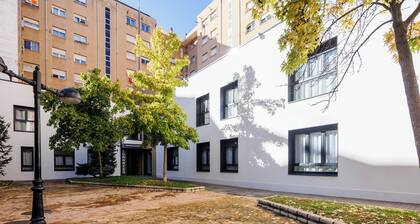 TWIN CONGRESS APARTMENT WITH PARKING INCLUDED