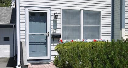 Cozy 3-bedroom town home located in the heart of downtown Bar Harbor!