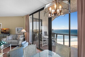 公寓式客房, 多张床 (Surfside Resort #1508- Surfside Memor) | 起居区 | 电视