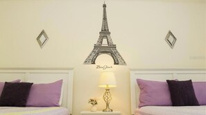 6 bedrooms, iron/ironing board, WiFi, bed sheets