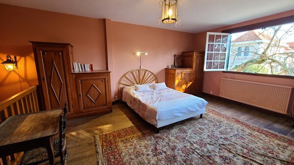 3 bedrooms, iron/ironing board, WiFi