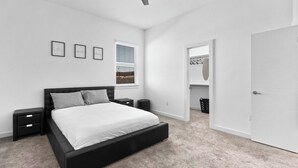 3 bedrooms, desk, iron/ironing board, WiFi