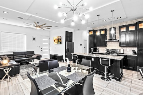Interior. Charming 3-bedroom house in fantastic El Paso with AC, WiFi
