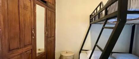 1 bedroom, iron/ironing board, WiFi