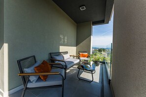 Deluxe Apartment, 2 Bedrooms, Balcony | Balcony