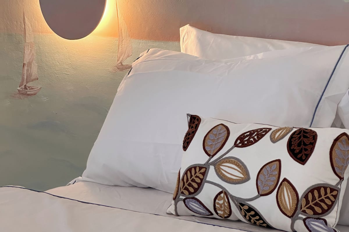 Deluxe Room, Lanai, Pool View | Minibar, individually decorated, blackout drapes, free WiFi