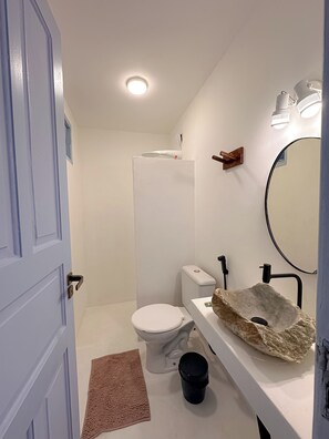 Deluxe Room, Lanai, Pool View | Bathroom | Shower, towels, soap, toilet paper