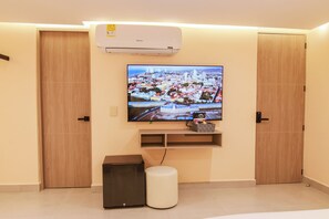 1 bedroom, WiFi, bed sheets - Room #1 Hotel Dunia Bocagrande  (Cartagena de Indias)