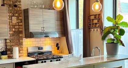 Cozy & Chic 2BR Loft on 18th St in Chicago