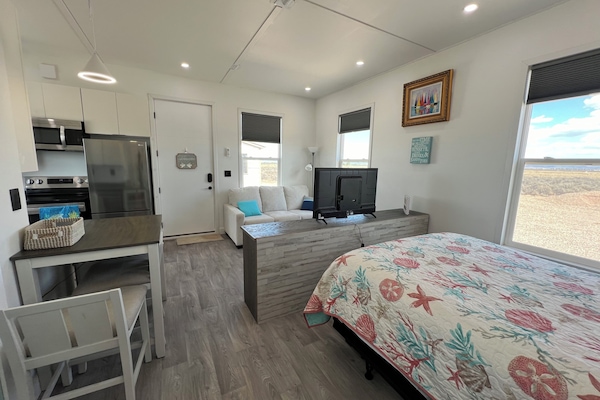 1 slaapkamer, een strijkplank/strijkijzer, gratis wifi, beddengoed