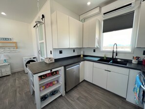 Frigorífic, microones, forn i placa de cuina 