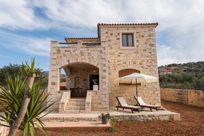 Villa, Smoking