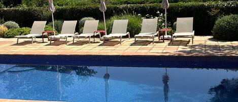 Lämmitetty uima-allas