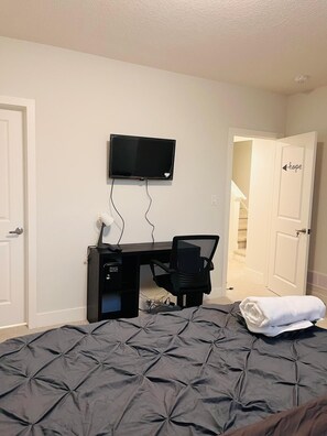 1 Schlafzimmer, Schreibtisch, WLAN, Bettwäsche
