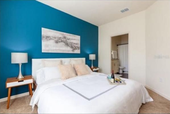 4 habitaciones, tabla de planchar con plancha, wifi y ropa de cama