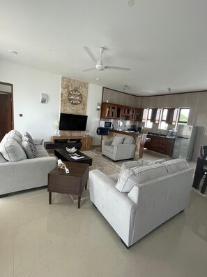 高级别墅, 花园景观 | 起居区