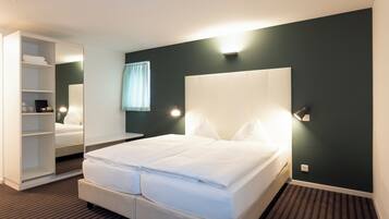 Desk, laptop workspace, free WiFi, bed sheets