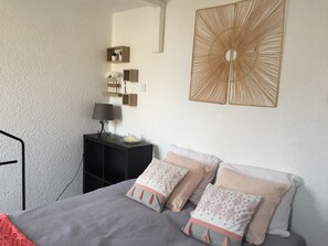 3 bedrooms, iron/ironing board, travel cot, free WiFi