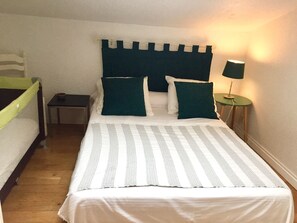 3 chambres, fer et planche Ă repasser, lit parapluie, Wi-Fi gratuit