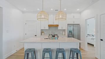 House, Multiple Beds, Balcony, Pool View (The Lost Chancla) | Private kitchen | Fridge, microwave, oven, stovetop